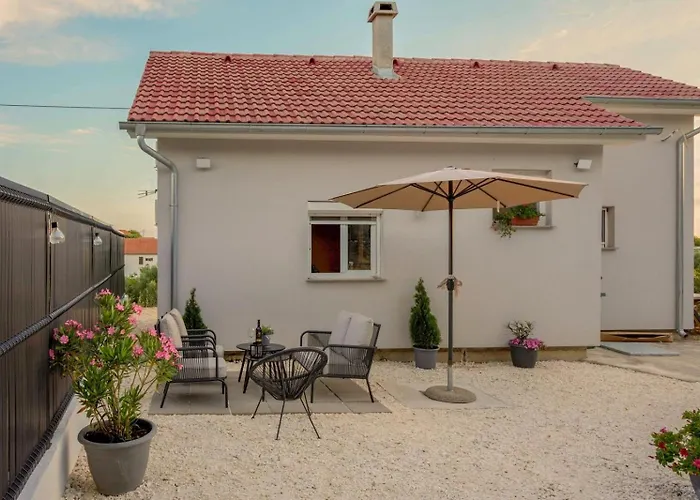 Nyaraló House For Rent Serenity Skradin